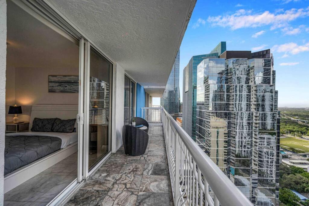 Iconic High Floor 3 Bedrooms In The Heart Of Miami Exterior photo