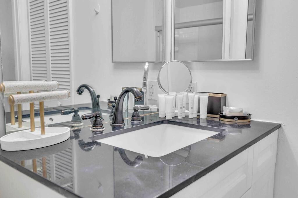 Iconic High Floor 3 Bedrooms In The Heart Of Miami Exterior photo