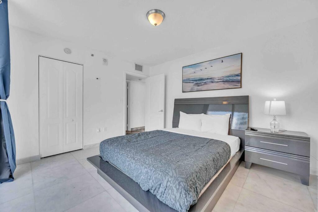 Iconic High Floor 3 Bedrooms In The Heart Of Miami Exterior photo