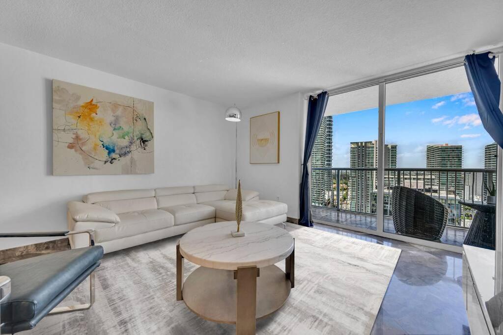 Iconic High Floor 3 Bedrooms In The Heart Of Miami Exterior photo