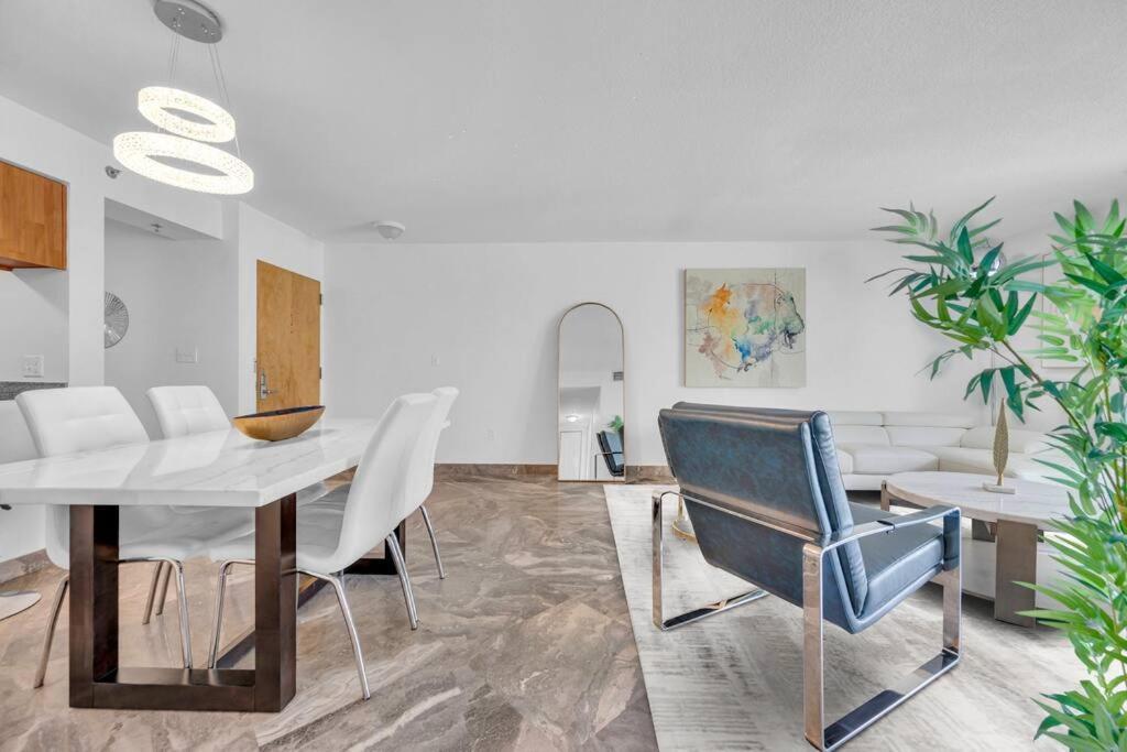 Iconic High Floor 3 Bedrooms In The Heart Of Miami Exterior photo