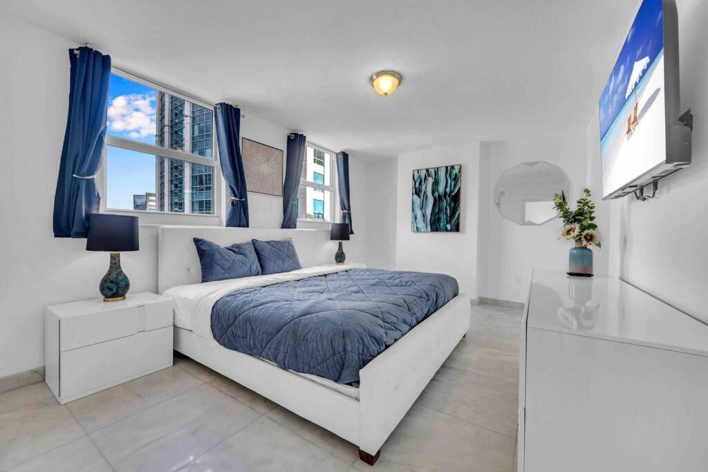 Iconic High Floor 3 Bedrooms In The Heart Of Miami Exterior photo